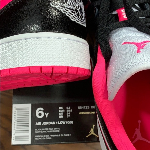 NIKE AIR JORDAN 1 LOW (GS) Black/Hyper Pink-White - Picture 13 of 16